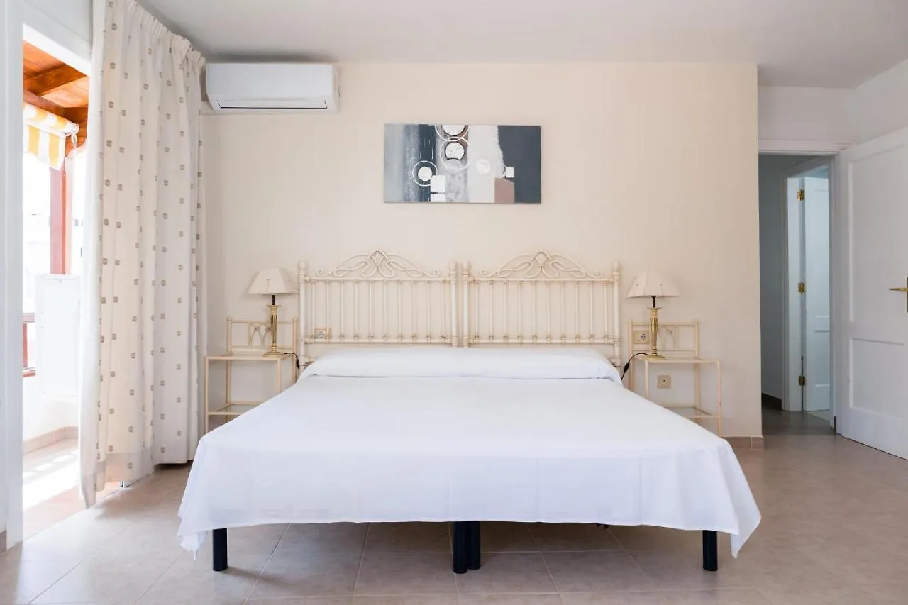 Apartamento con piscina a 50M del mar en La Caleta Costa Adeje