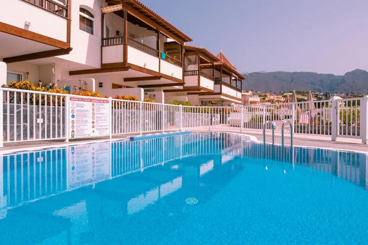 Apartamento con piscina a 50M del mar en La Caleta Costa Adeje  0*, Costa Adeje (Tenerife) España