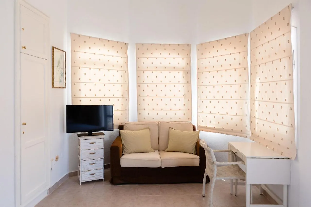 Homeforguest Apartamento Con Piscina A 50M Del Mar En La Caleta أذيخي 0*,  إسبانيا